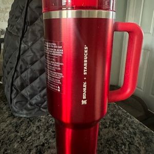 NEW Starbucks- Holiday 2023 Starbucks X Stanley Quencher 2.0 40oz